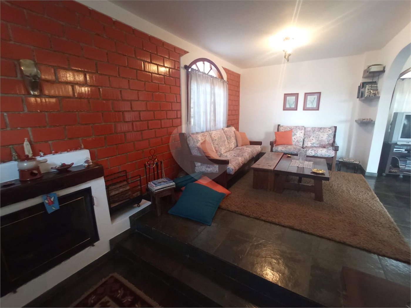 Casa à venda com 4 quartos, sendo 1 suíte, no condomínio Alpes da Cantareira, Mairiporã - SP
