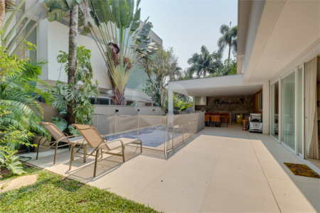 Casa à venda com 3 suítes no condomínio Residencial Canumã, São Paulo - SP