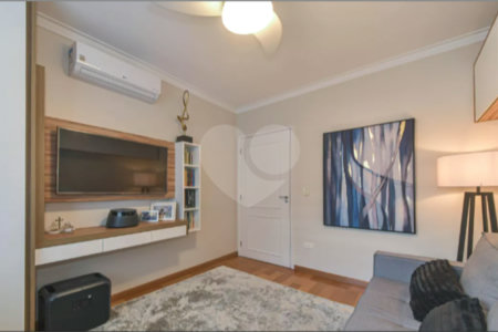 Sobrado à venda com 4 quartos, sendo 2 suítes,  em Campo Belo, São Paulo, SP