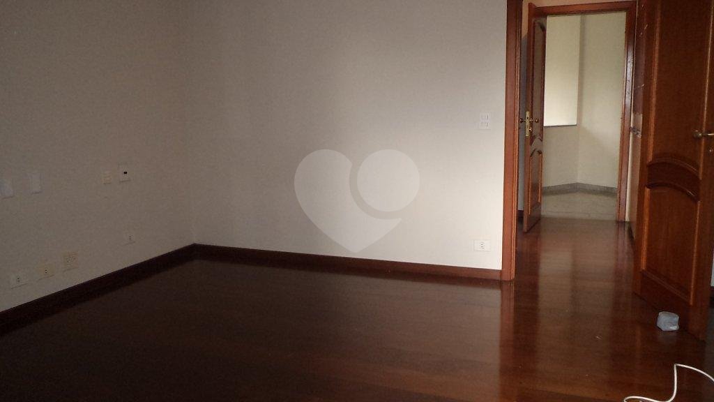 Casa à venda com 4 suítes no condomínio Jatoba, São Paulo - SP