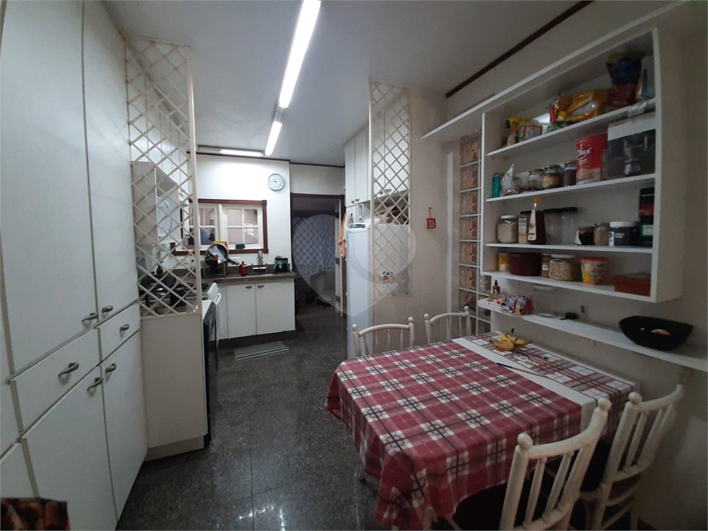 Casa à venda ou para alugar com 3 quartos, sendo 2 suítes, no condomínio Chácara das Rosas, São Paulo - SP