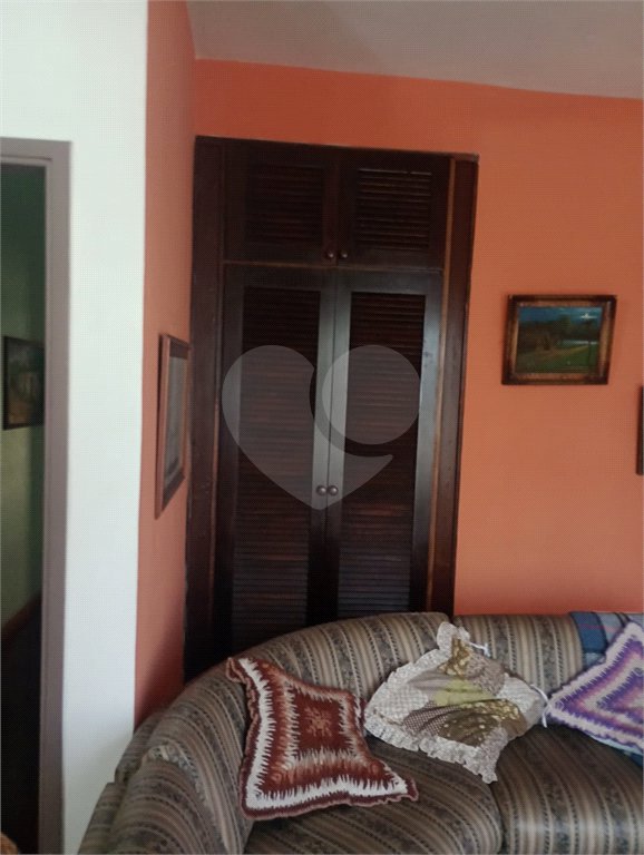 Casa à venda com 3 quartos, sendo 1 suíte,  no Centro, Mogi das Cruzes, SP