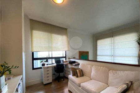 Apartamento à venda com 3 suítes em Vila Suzana, São Paulo, SP