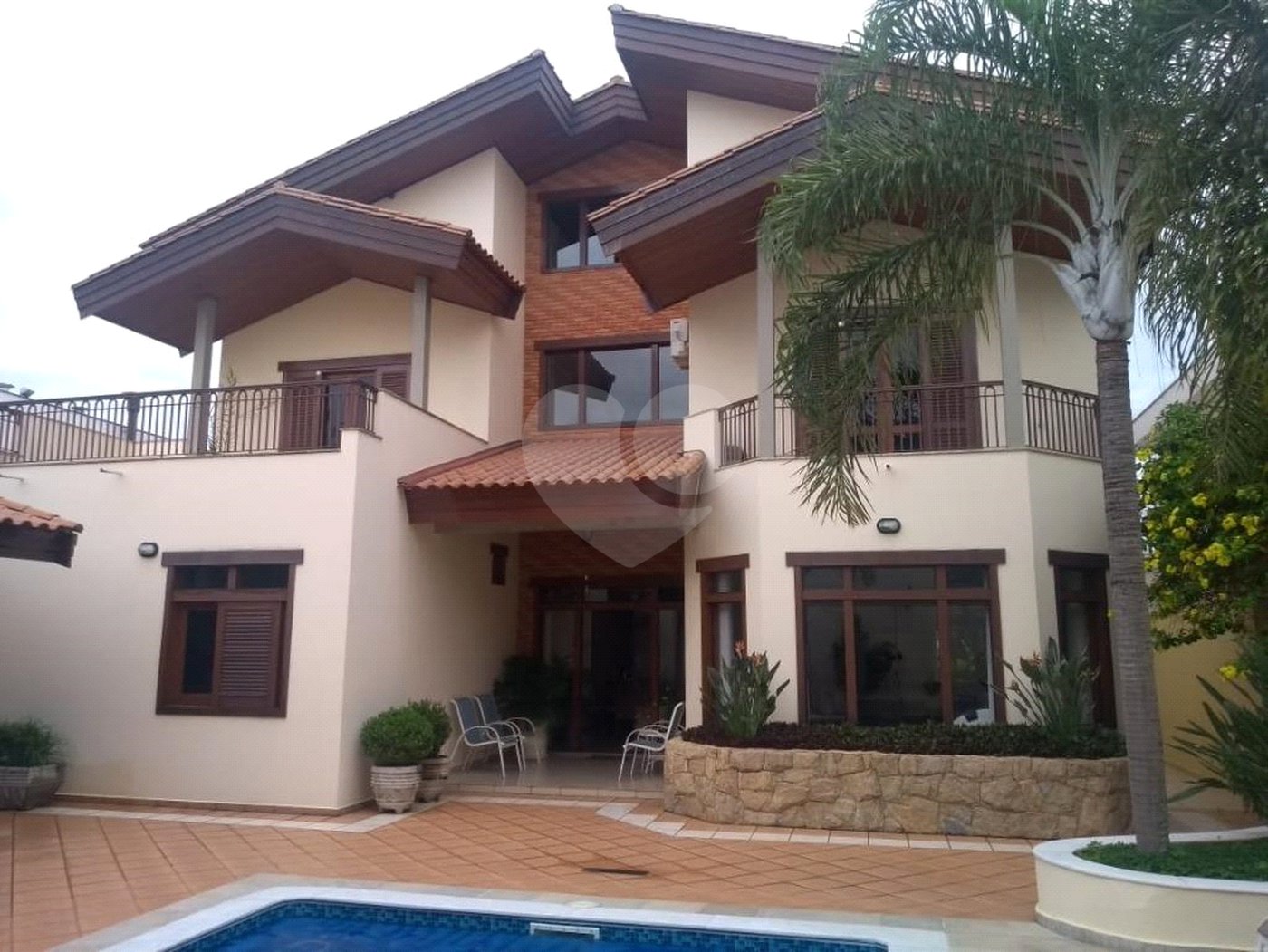 Sobrado à venda com 4 quartos, sendo 2 suítes,  em Jardim Eltonville, Sorocaba, SP