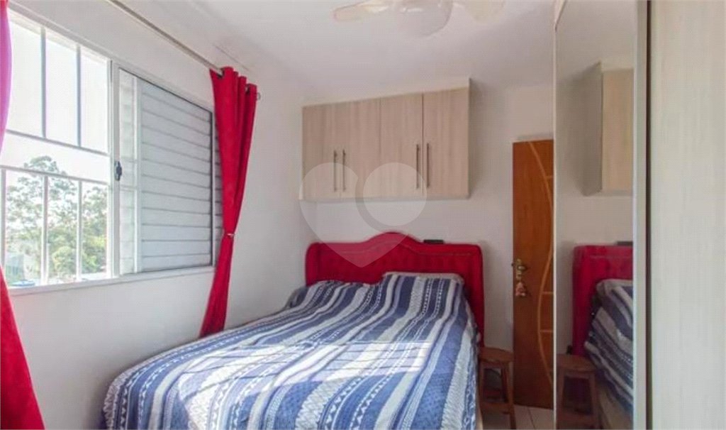Casa à venda com 2 suítes no condomínio Residencial Flor de Lis, São Paulo - SP