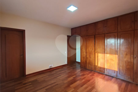 Casa à venda ou para alugar com 5 quartos, sendo 3 suítes, em Vila Maria, Itapetininga, SP