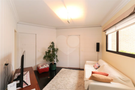 Apartamento à venda com 3 quartos, sendo 2 suítes, em Campo Belo, São Paulo, SP