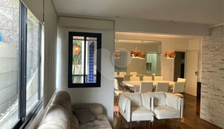 Apartamento à venda com 3 quartos, sendo 1 suíte,  em Morumbi, São Paulo, SP