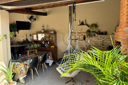 Casa à venda com 2 quartos, sendo 1 suíte, em Jardim Shangri-lá, Itapetininga, SP