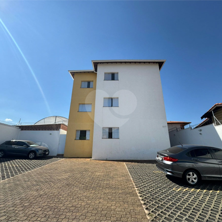 Apartamento á venda com 02 Dormitórios, em São Carlos.