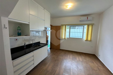 Casa para alugar com 1 suíte no condomínio Sem Nome, São Paulo - SP
