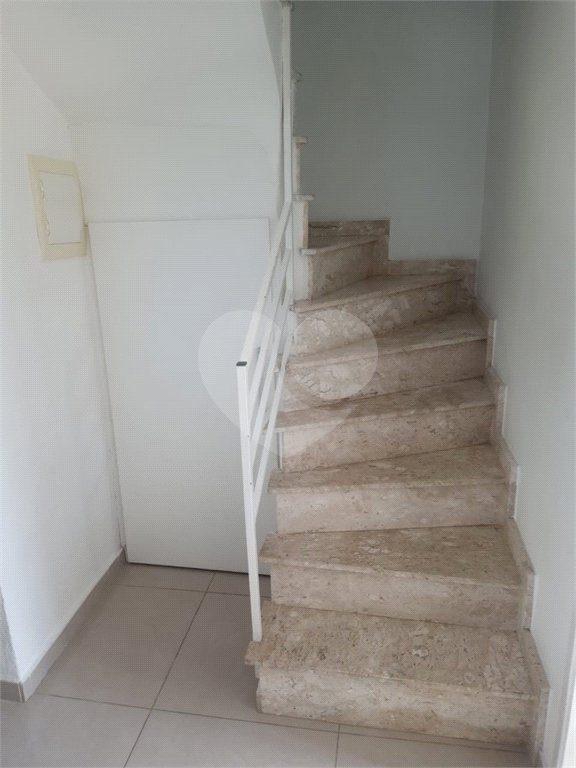 Casa à venda com 3 quartos, sendo 1 suíte, no condomínio Village St. Louis, São Paulo - SP