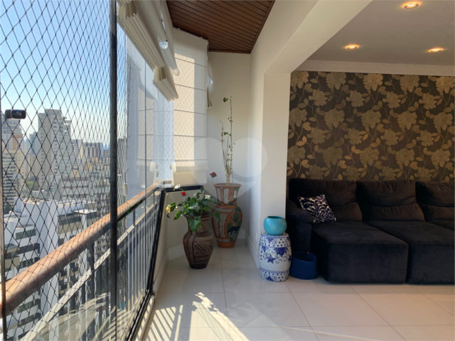 Cobertura à venda com 4 quartos, sendo 2 suítes,  em Campo Belo, São Paulo, SP