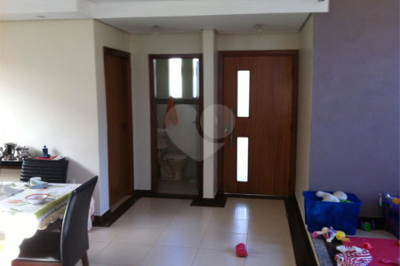 Sobrado à venda com 4 quartos, sendo 2 suítes,  em Ribeirânia, Ribeirão Preto, SP