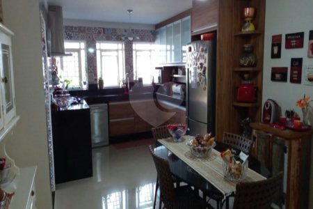 Casa à venda com 3 quartos, sendo 1 suíte,  em Bosque, Vinhedo, SP
