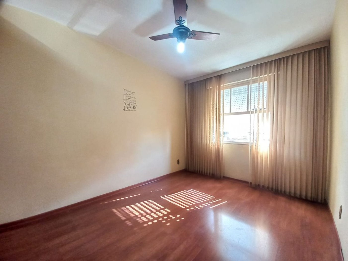 Belíssimo Apartamento de Frente, 3 Quartos, com Garagem Fechada, à Venda no Marapé – Santos/SP
