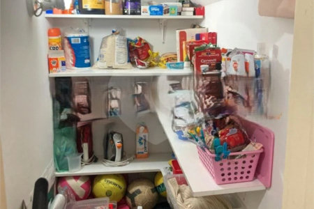 Casa à venda com 3 quartos, sendo 1 suíte, no condomínio Villa Sorrentina, São Paulo - SP