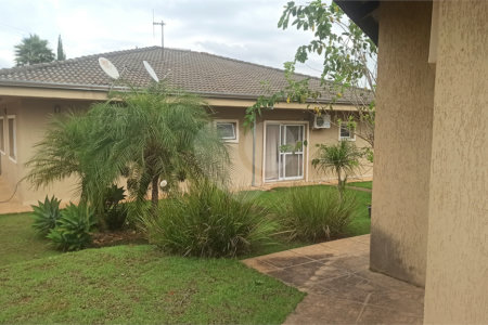 Casa à venda com 3 quartos, sendo 1 suíte, no condomínio Serra da Estrela, Atibaia - SP