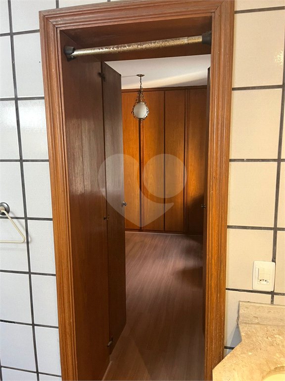 Apartamento à venda com 4 suítes em Vila Uberabinha, São Paulo, SP
