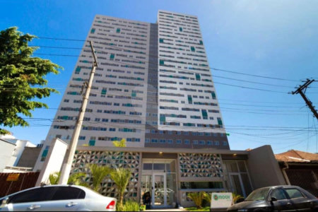 Apartamento mobiliado, novo, com 38m útil, ótima localização REF:903711