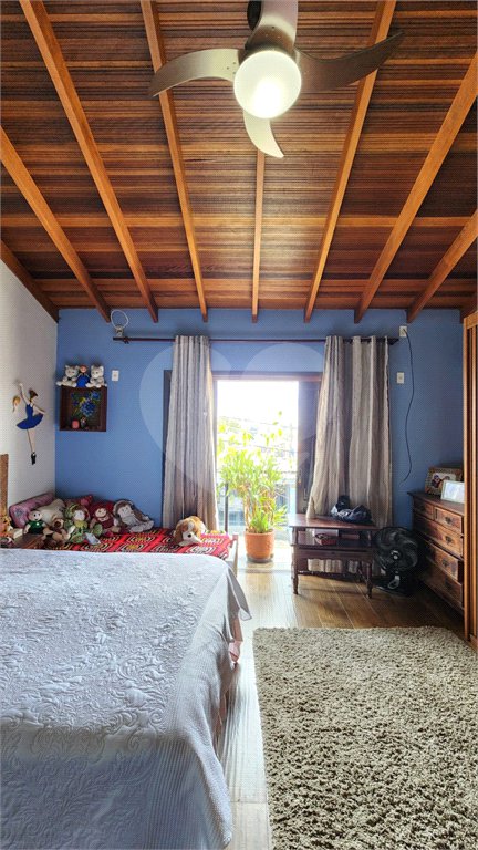 Sobrado à venda com 4 quartos, sendo 1 suíte, em Vila Romão, Salto, SP