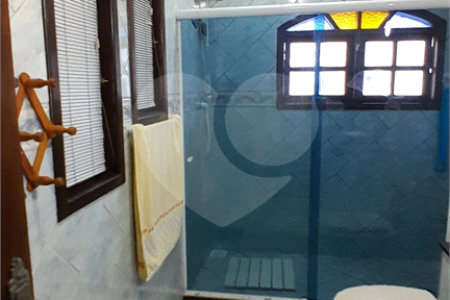 Casa à venda com 4 quartos, sendo 1 suíte, em Bangu, Rio de Janeiro, RJ