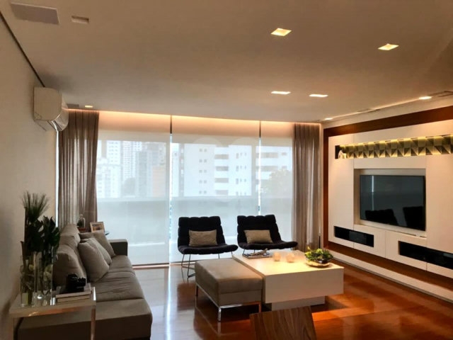 Apartamento à venda com 4 quartos, sendo 1 suíte,  em Campo Belo, São Paulo, SP
