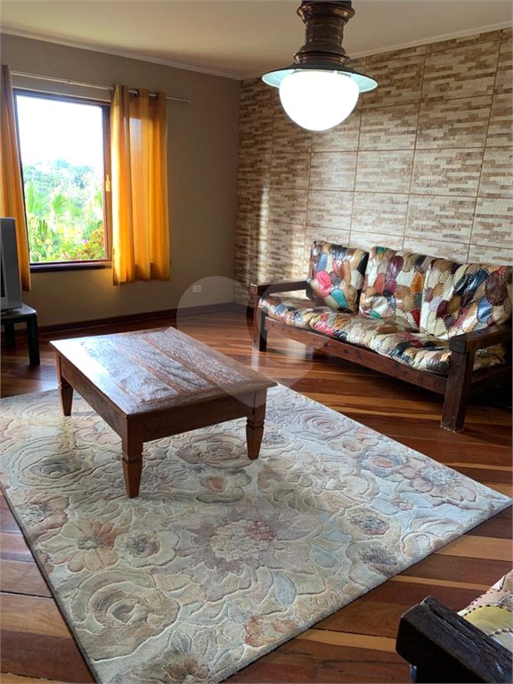 Chácara à venda com 4 quartos, sendo 2 suítes,  em Ibiúna, Ibiúna, SP