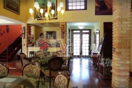 Casa em condomínio fechado