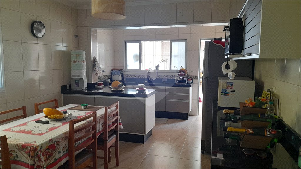 Sobrado à venda com 3 quartos, sendo 1 suíte, em Vila Nivi, São Paulo, SP