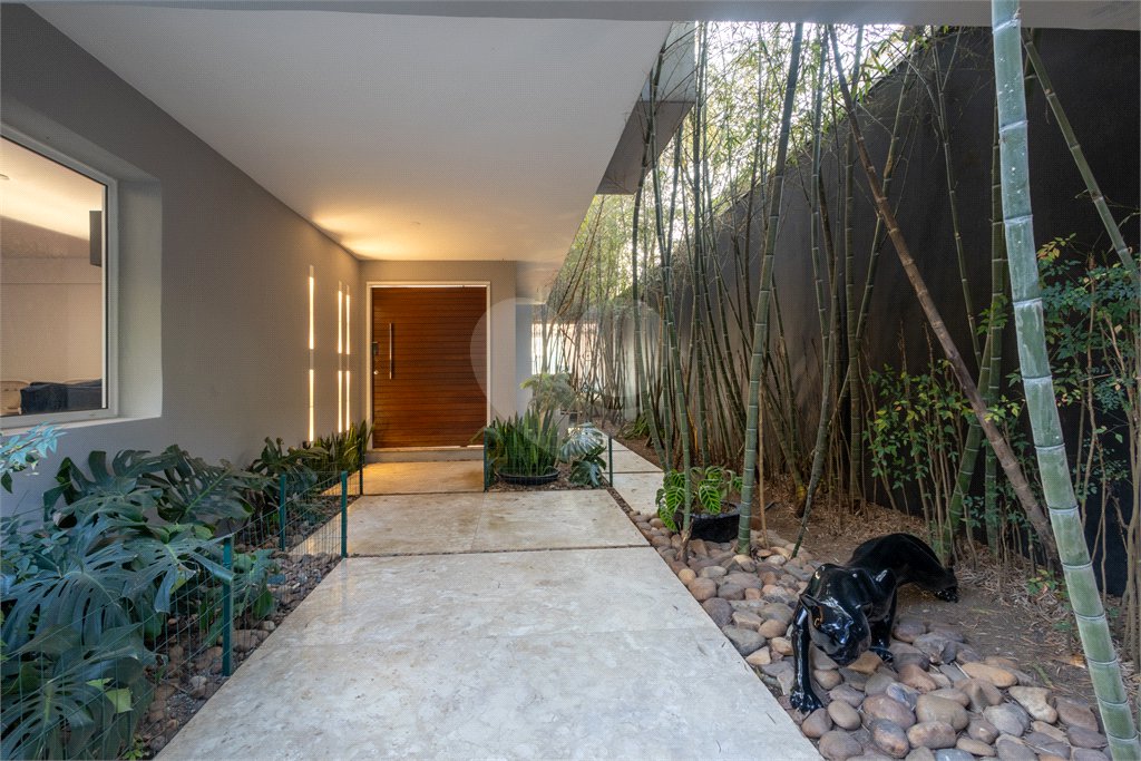 Casa à venda com 4 suítes em Jardim Guedala, São Paulo, SP