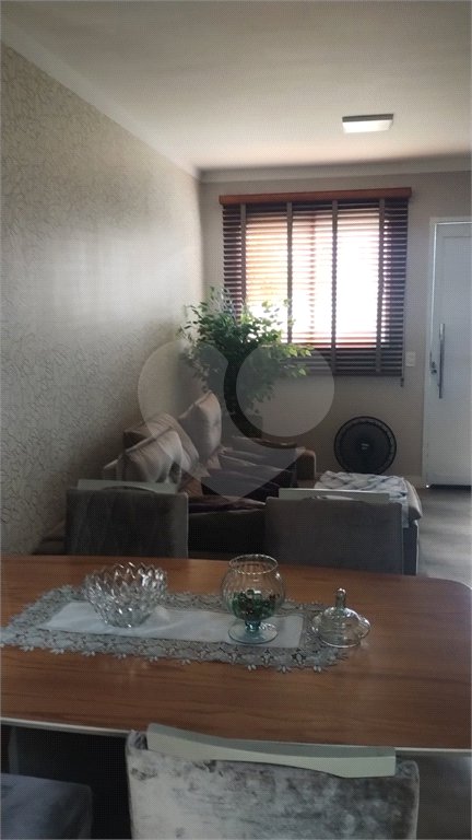 Casa à venda com 2 quartos no condomínio Faggion, Suzano - SP