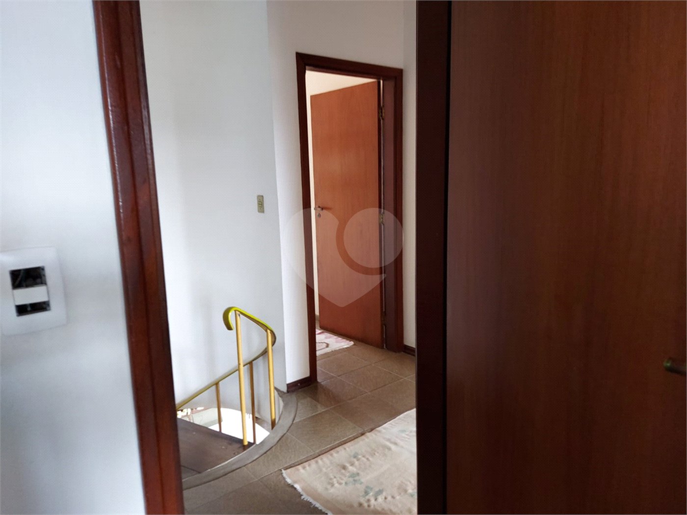 Sobrado à venda com 5 quartos, sendo 4 suítes, em Santa Rosa, Vinhedo, SP