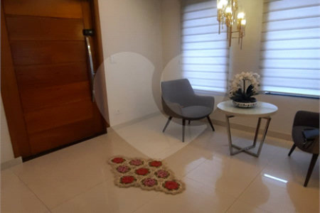 Casa à venda com 3 quartos, sendo 2 suítes,  em Vila Galvão, Guarulhos, SP