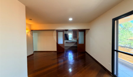 Apartamento à venda com 3 quartos, sendo 1 suíte,  em Alto da Boa Vista, São Paulo, SP