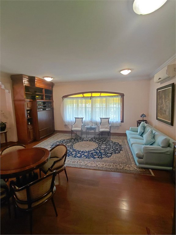 Casa à venda com 4 suítes no condomínio Ville Bourghese, São Paulo - SP
