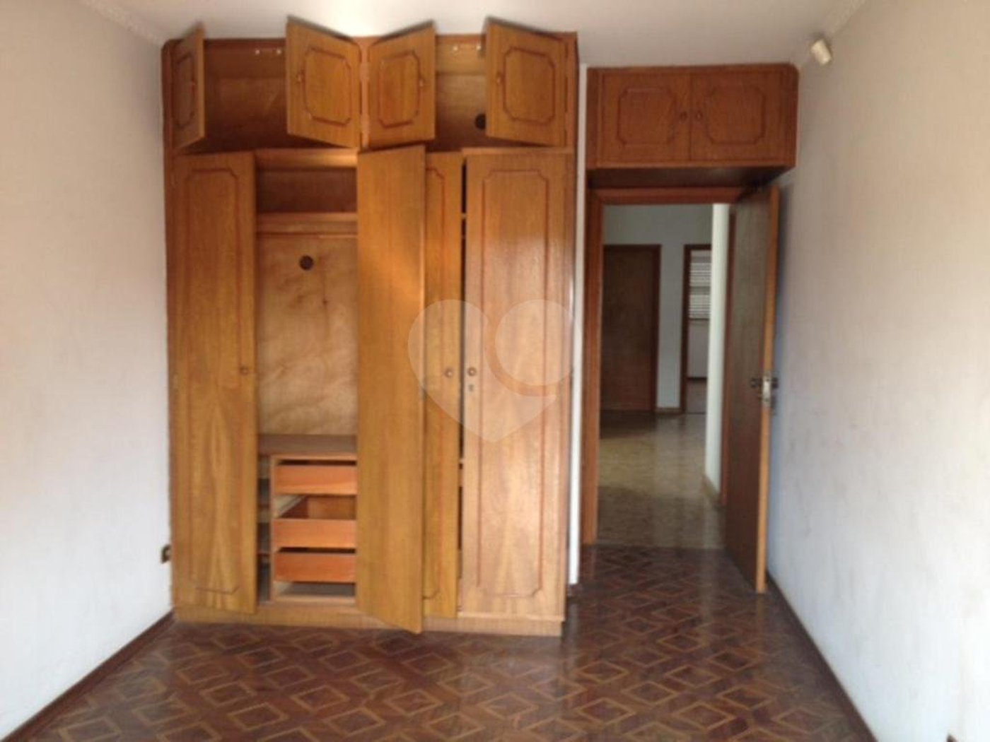 Sobrado à venda com 4 quartos, sendo 2 suítes, em Vila Madalena, São Paulo, SP