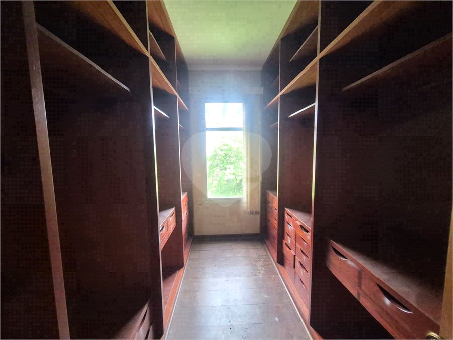 Casa à venda com 3 quartos, sendo 1 suíte, no condomínio Alpes da Cantareira, Mairiporã - SP