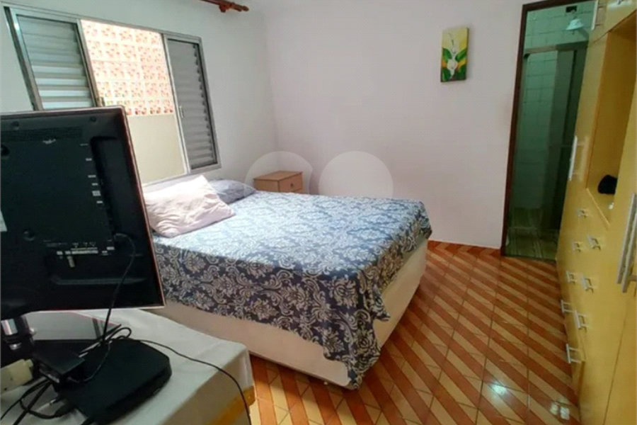Casa à venda com 2 quartos, sendo 1 suíte, em Parque Maria Domitila, São Paulo, SP