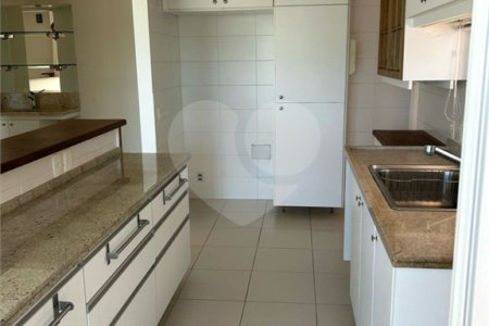 Apartamento à venda com 2 suítes em Vila Oliveira, Mogi das Cruzes, SP