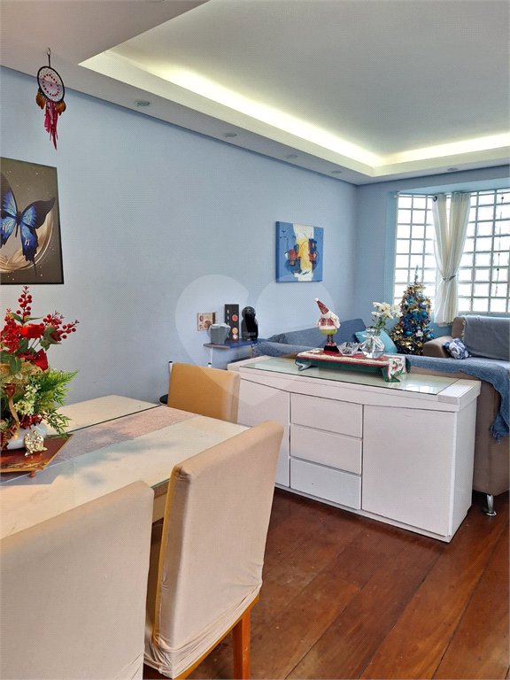 Sobrado à venda com 3 quartos, sendo 1 suíte, em Vila Irmãos Arnoni, São Paulo, SP