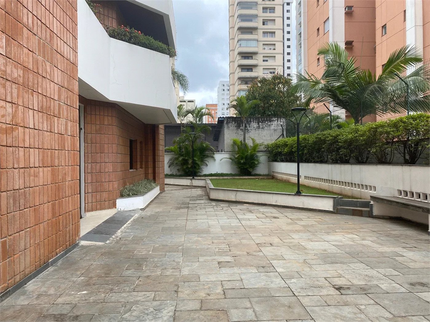 Apartamento à venda com 3 quartos, sendo 2 suítes, em Brooklin Paulista, São Paulo, SP