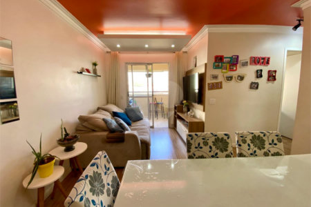 Apartamento à venda com 3 quartos, sendo 1 suíte,  em Saúde, São Paulo, SP