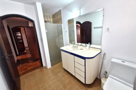 Casa à venda com 4 quartos, sendo 1 suíte,  em Granja Julieta, São Paulo, SP