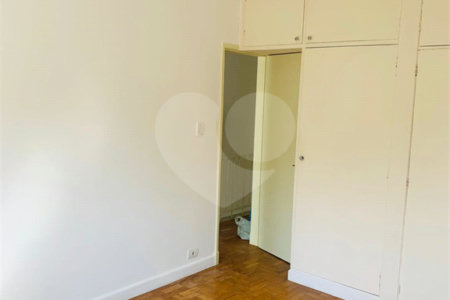 Casa de Vila à venda com 4 quartos, sendo 2 suítes, em Alto da Boa Vista, São Paulo, SP