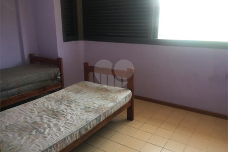 Apartamento à venda com 3 quartos, sendo 1 suíte, em Parque Enseada, Guarujá, SP