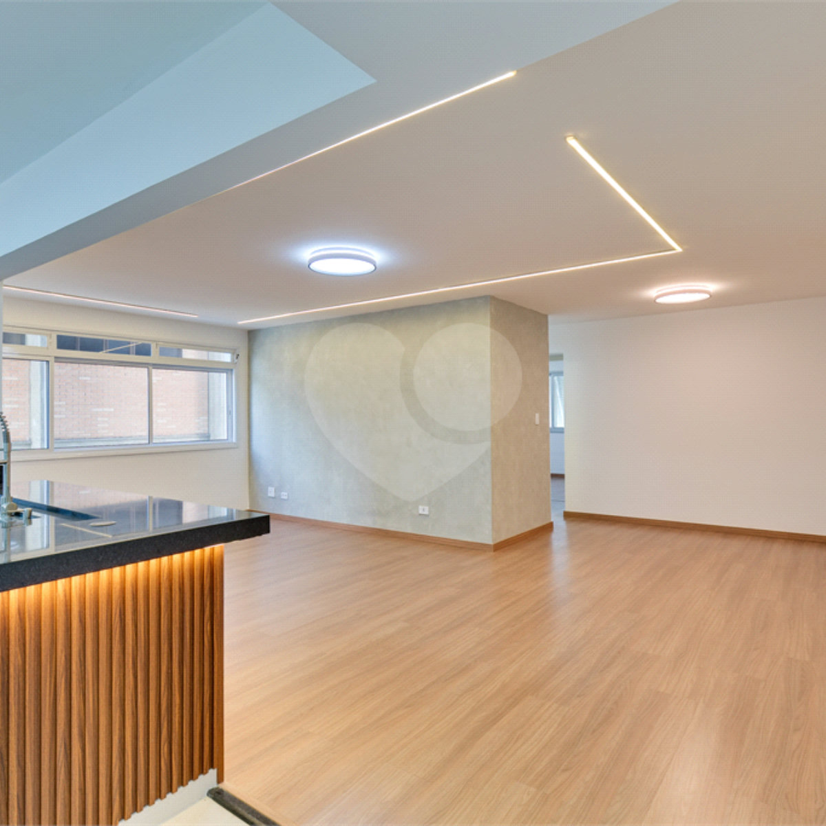 Apartamento à venda com 2 quartos, sendo 1 suíte, em Santo Amaro, São Paulo, SP