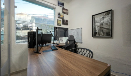 Casa à venda com 2 quartos, sendo 1 suíte, em Vila Mariana, São Paulo, SP