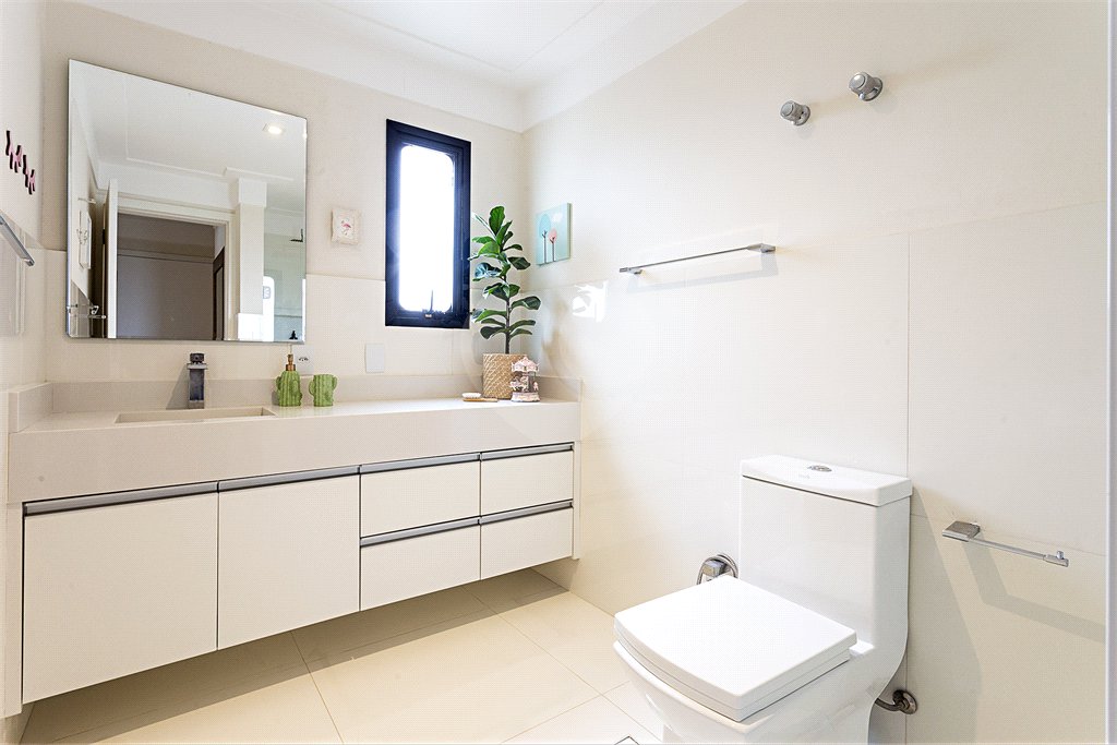 Apartamento à venda com 3 quartos, sendo 1 suíte, em Alto da Boa Vista, São Paulo, SP