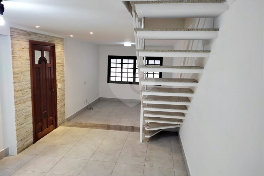 Sobrado à venda com 3 quartos, sendo 1 suíte,  em Vila Medeiros, São Paulo, SP
